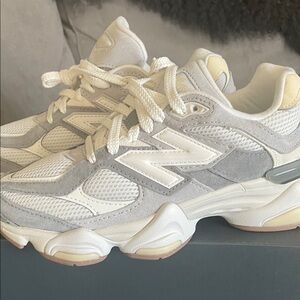 New Balance 9060 new in box gray beige size 7Womens + 5.5Mens